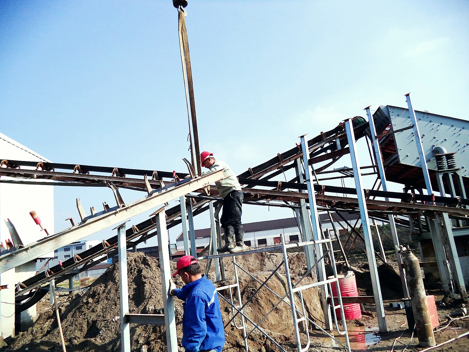 Construction waste recycling plant